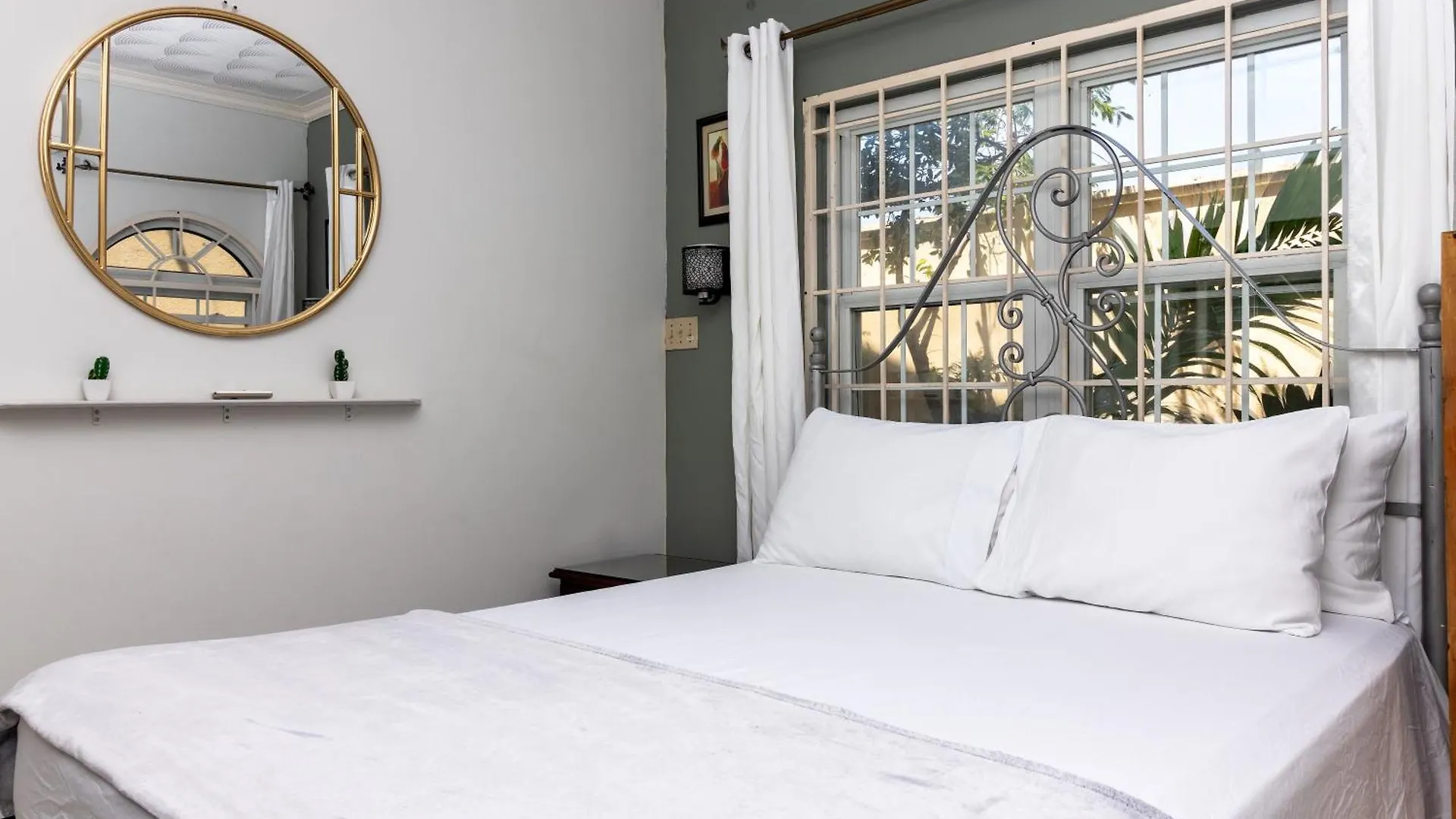 Cozy, Upscale Apartment Centrally Located In Kgn 6 킹스톤